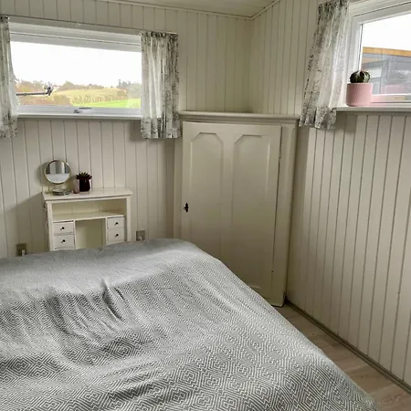 Dejligt Med Udsigt Over Fjorden Løgstrup